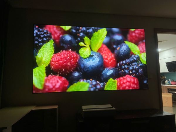 Xgimi Aura 2 được tích hợp hệ loa Harman Kardon cao cấp