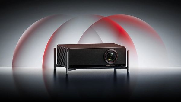 Xgimi Titan có mức giá rất cao và kém khách hàng