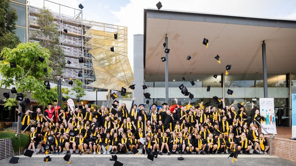 Top các trường đại học có học phí thấp nên chọn khi đi du học Úc