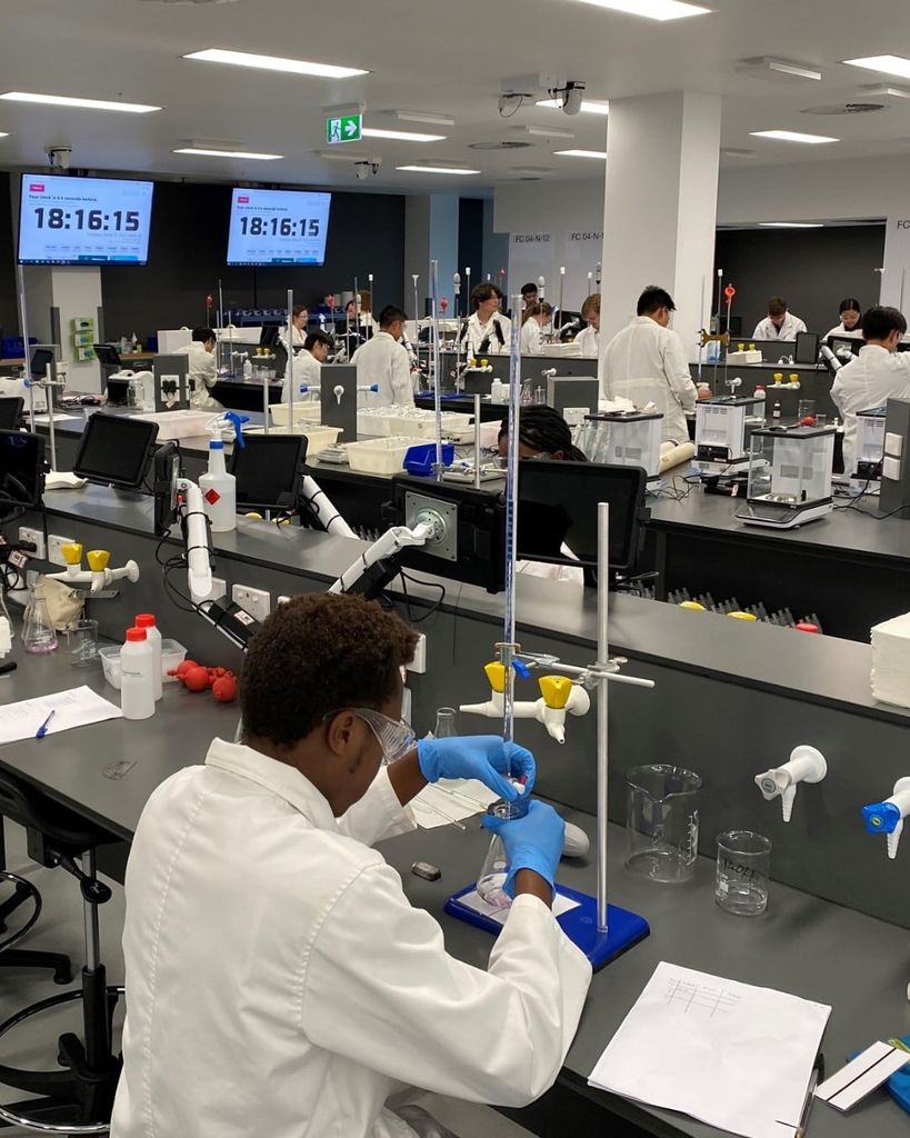 Top các trường đại học có học phí thấp nên chọn khi đi du học Úc