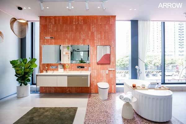 Bộ tủ gương lavabo đồng bộ tạo điểm nhấn cho phòng tắm master sang trọng