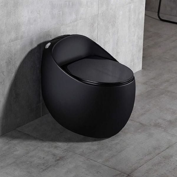 Bồn cầu hình trứng đặt trong không gian phòng tắm Luxury