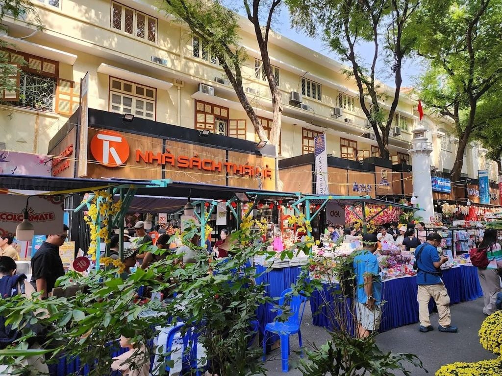 Nhà sách Thái Hà trên Đường sách Nguyễn Văn Bình