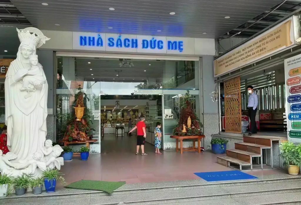 Nhà Sách Đức Mẹ Hằng Cứu Giúp