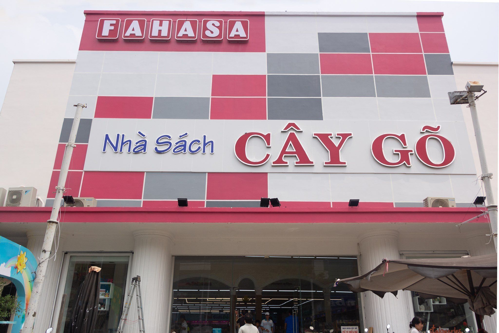 Nhà sách có bán văn phòng phẩm quận 6