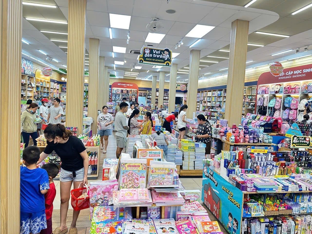 Dụng cụ văn phòng quận 8