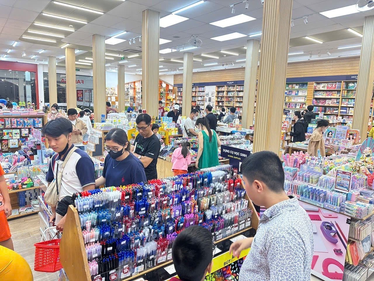 Mua văn phòng phẩm Quận 8