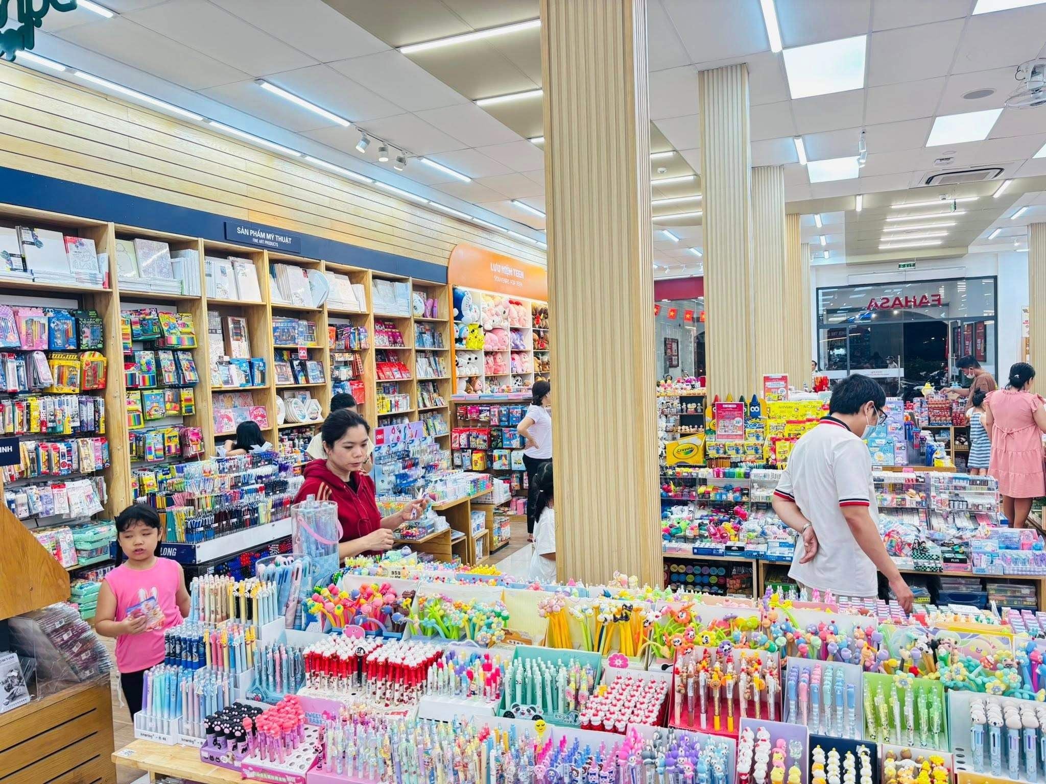 Các mặt hàng văn phòng phẩm Quận 8