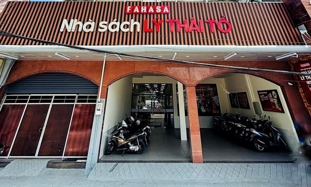 Nhà sách Mua văn phòng phẩm Quận 8