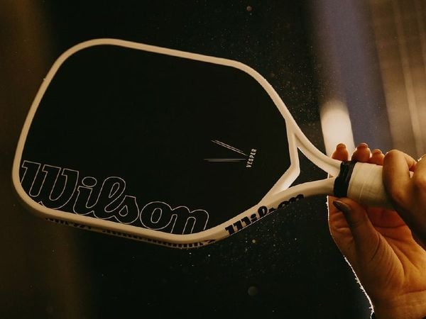 wilson-vesper-pickleball-khi-suc-manh-tro-thanh-ban-linh-cua-nguoi-choi-pickleball