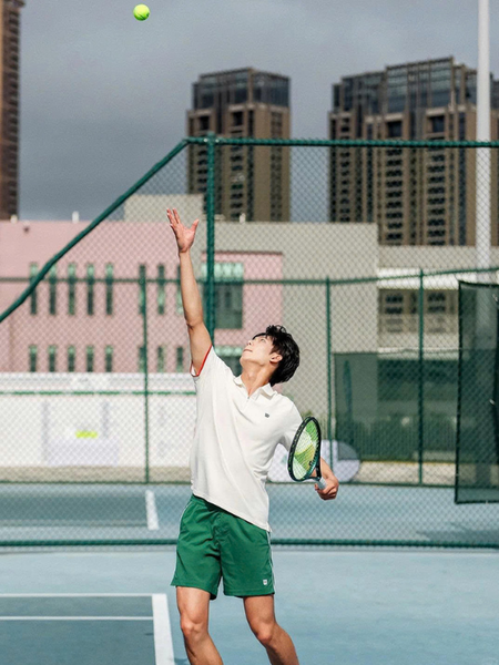 5-kieu-outfit-the-thao-nam-giup-ban-noi-bat-ma-van-thoai-mai