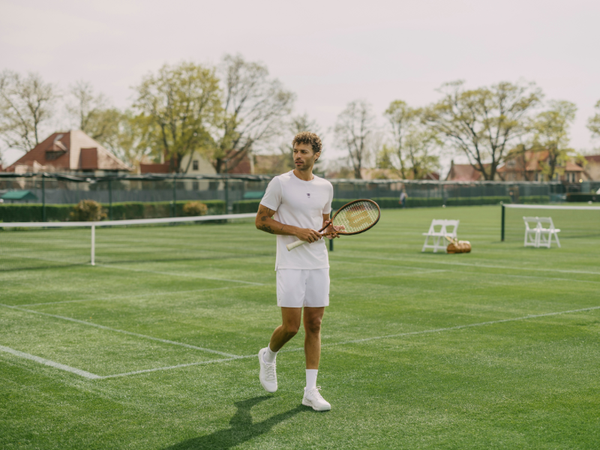 5-kieu-outfit-the-thao-nam-giup-ban-noi-bat-ma-van-thoai-mai