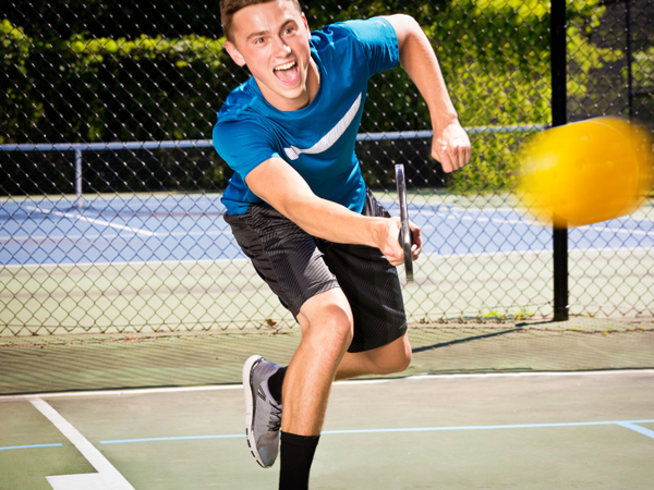 pickleball-singles-va-doubles-khac-gi-dau-la-lua-chon-phu-hop-voi-ban