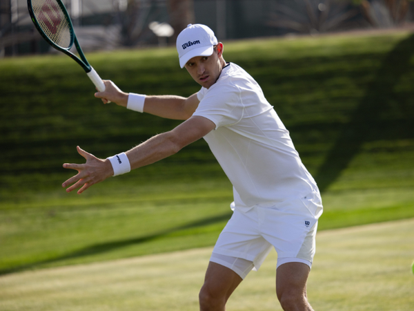 tenniscore-la-gi-vi-sao-day-la-xu-huong-sportstyle-hot-nhat-2026