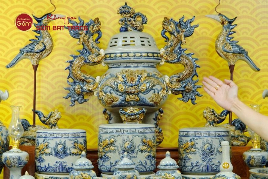 dinh-tho-men-ran-tai-khong-gian-gom-bat-trang