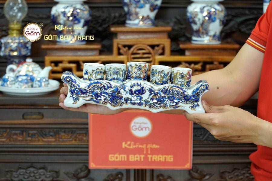 bo-ky-5-chen-tho-men-lam-noi-ve-vang-hoa-tiet-hoa-sen