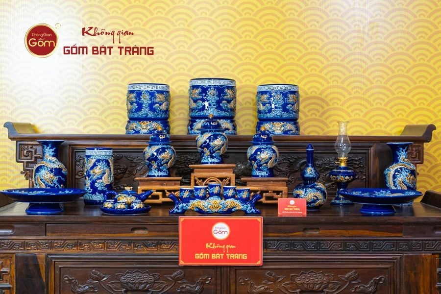 khong-gian-bat-trang-bat-huong-men-xanh-coban