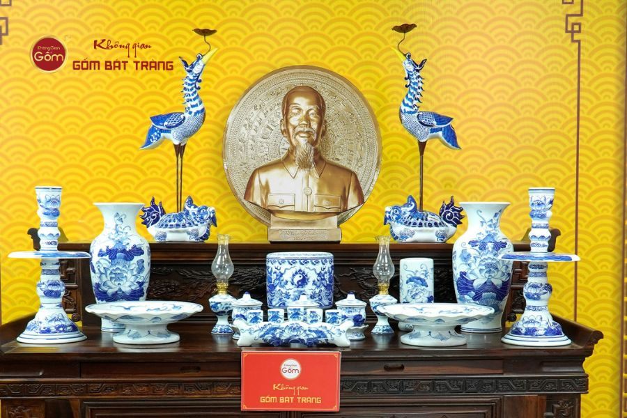 bo-do-tho-bac-ho-men-lam-khong-gian-gom-bat-trang