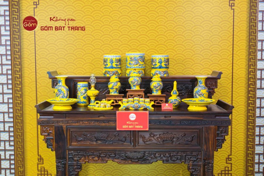 bo-do-tho-gia-tien-men-vang-khong-gian-gom-bat-trang