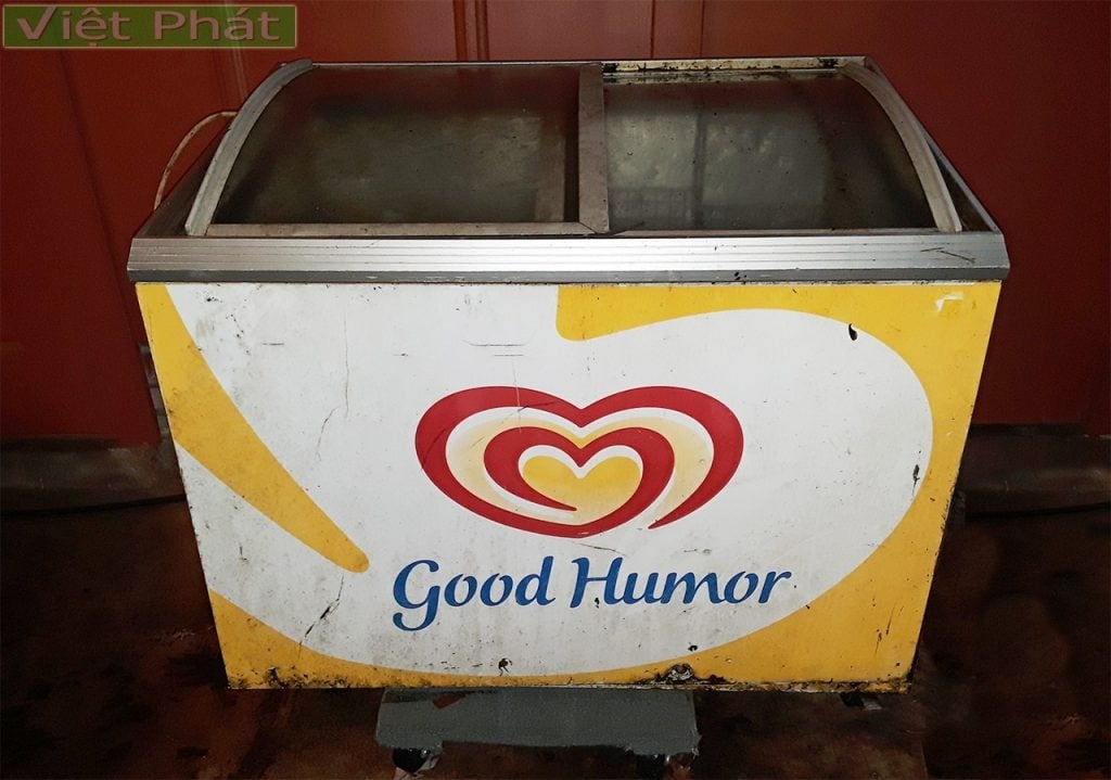 Nếu tủ đông quá cũ, tiêu tốn nhiều điện năng bạn nên đầu tư tủ đông mới có công nghệ làm lạnh hiện đại giúp bảo quản thực phẩm tươi lâu và tiết kiệm điện