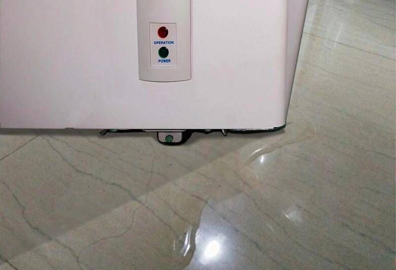 Tủ đông bị chảy nước dưới gầm nếu không khắc phục kịp thời dẫn đến hậu quả nghiêm trọng