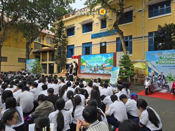 “Phủ Xanh Trường Học” 2026 Cùng VinFast Hùng Sơn Tại TP.HCM