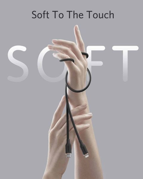 5 Compact Tech Accessories for Your Handbag in 2025