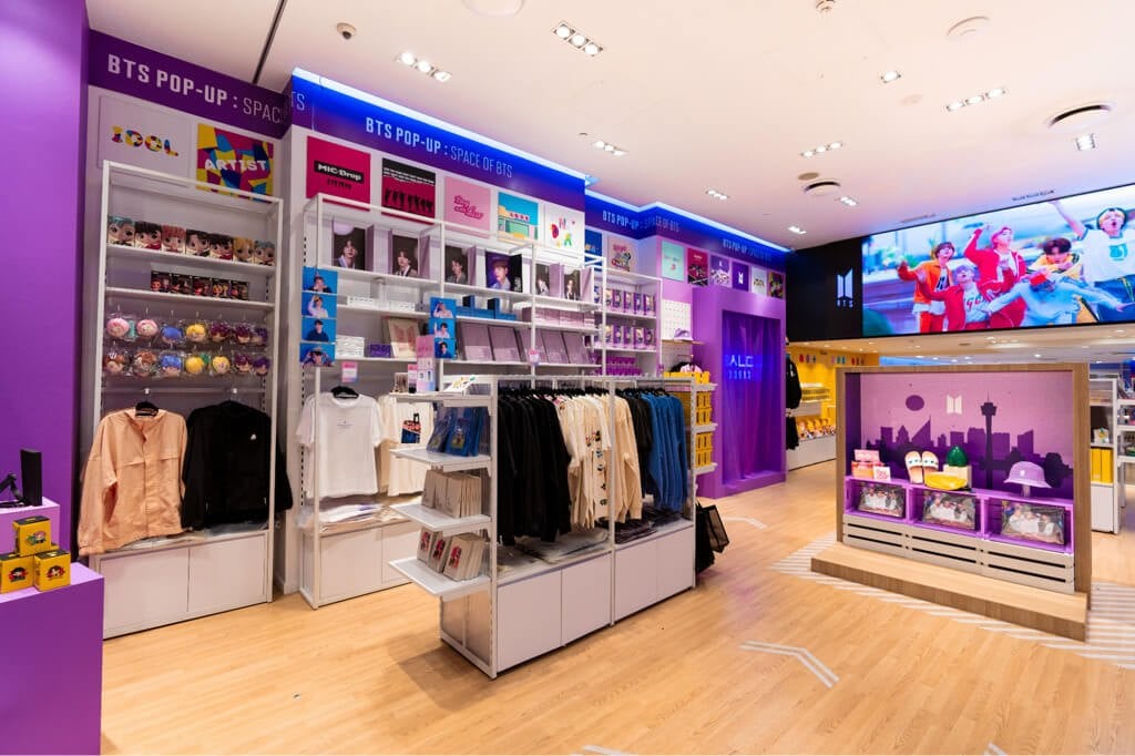 Kinh doanh Merch hoặc Goods của thần tượng