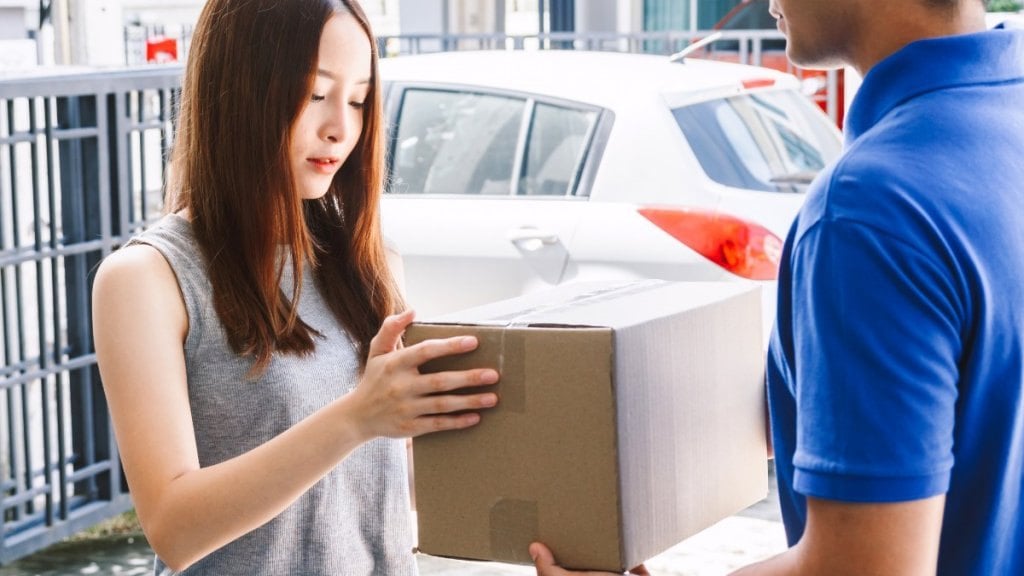 Giao hàng tiêu chuẩn cho đơn không cần gấp