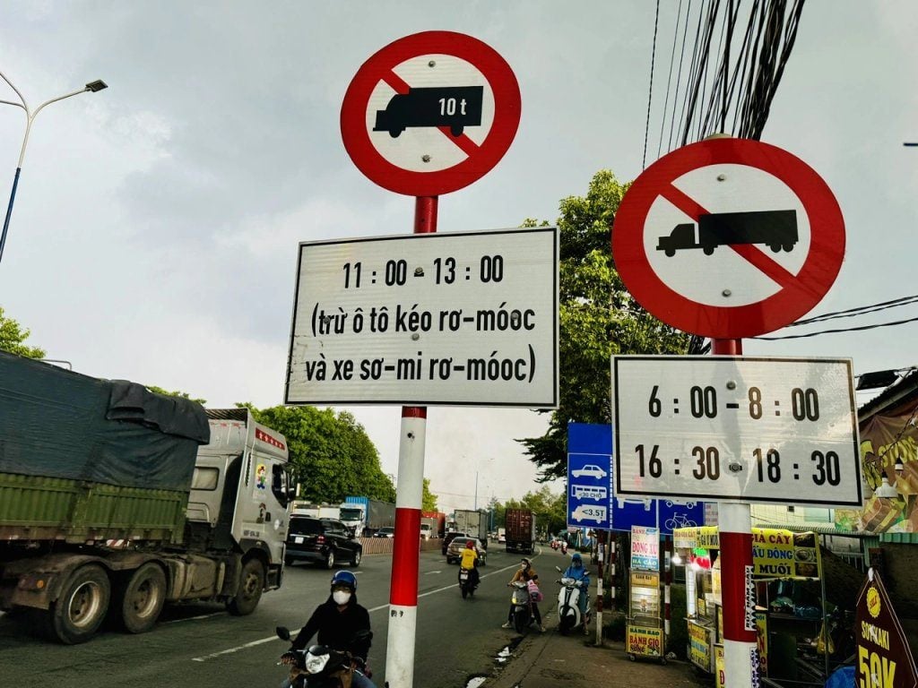 Giờ cấm tải là gì?