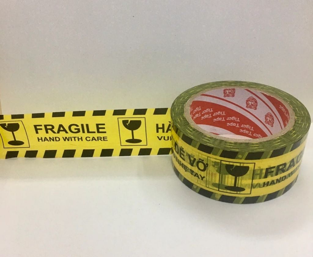 Thêm nhãn cảnh báo hàng dễ vỡ