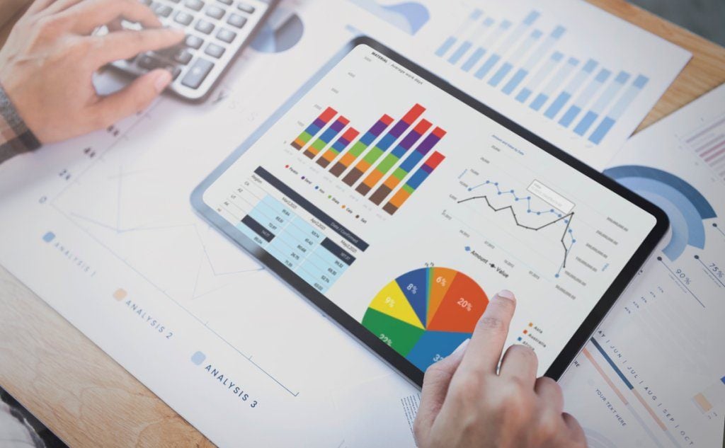 Hệ thống tự động tổng hợp báo cáo