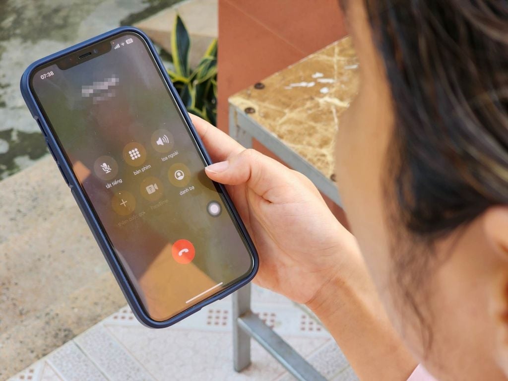 Kiểm tra đơn hàng bằng cách liên hệ qua Hotline