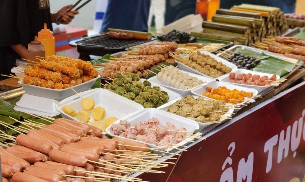 Khởi nghiệp với số vốn 30 triệu bằng gian hàng đồ ăn vặt