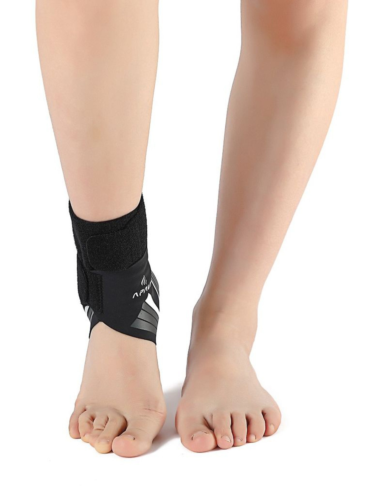 Cách quấn băng keo cổ chân