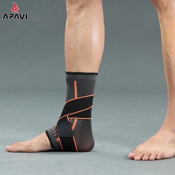 Cách quấn băng keo cổ chân