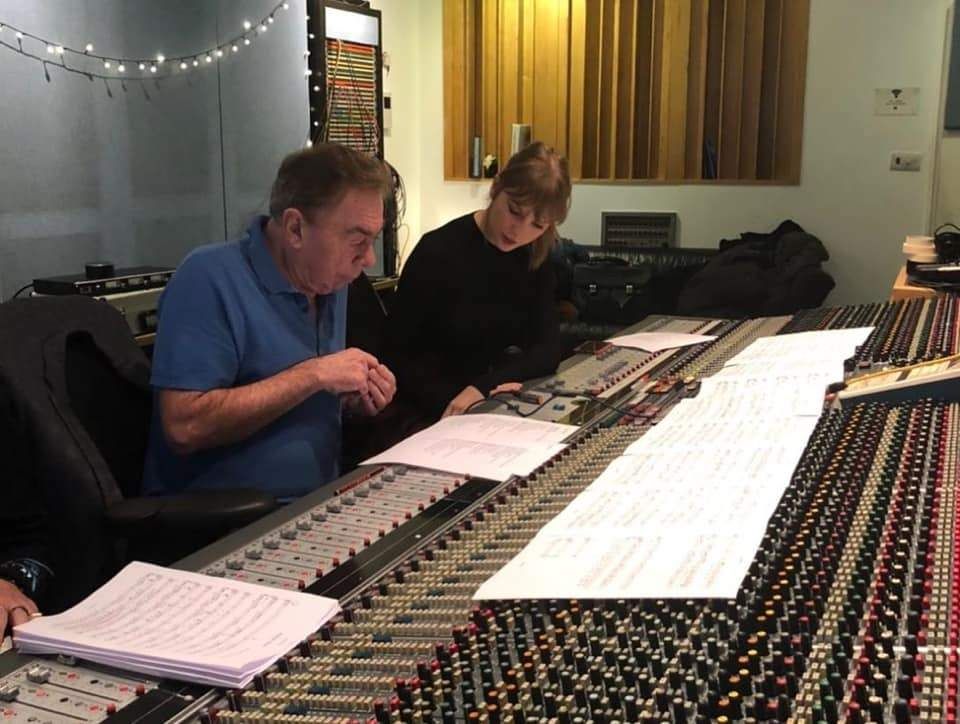 Taylor Swift tự viết phần lớn ca khúc của mình