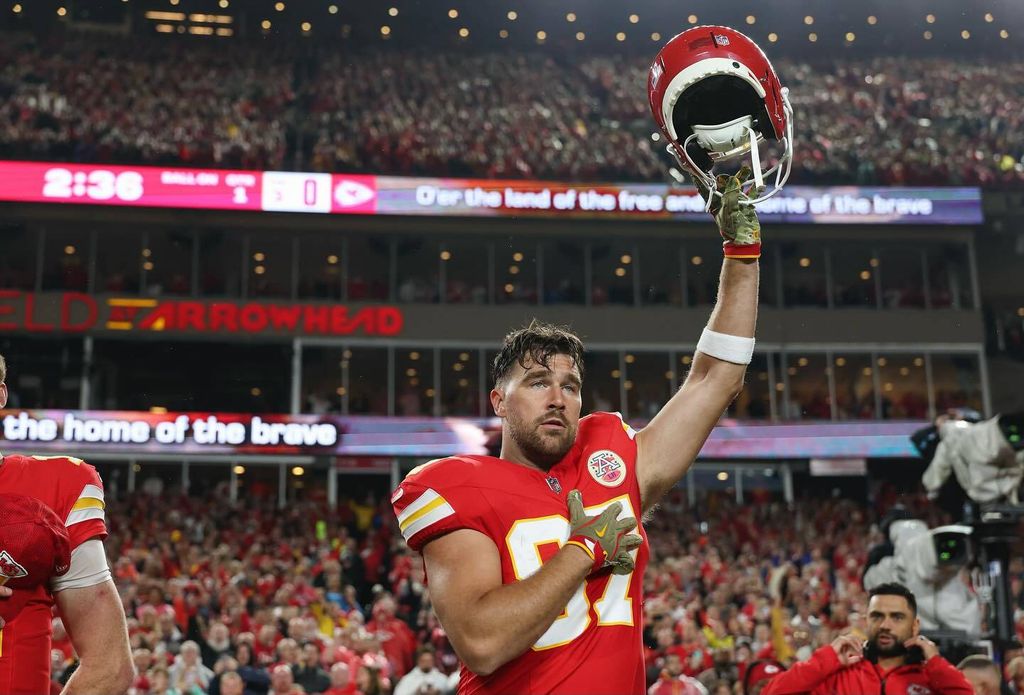 Travis Kelce đã cùng Kansas City Chiefs giành nhiều thành tích nổi bật, bao gồm chức vô địch Super Bowl