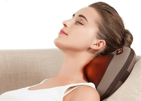 Lựa chọn máy massage cổ vai gáy làm quà tặng cho người thân