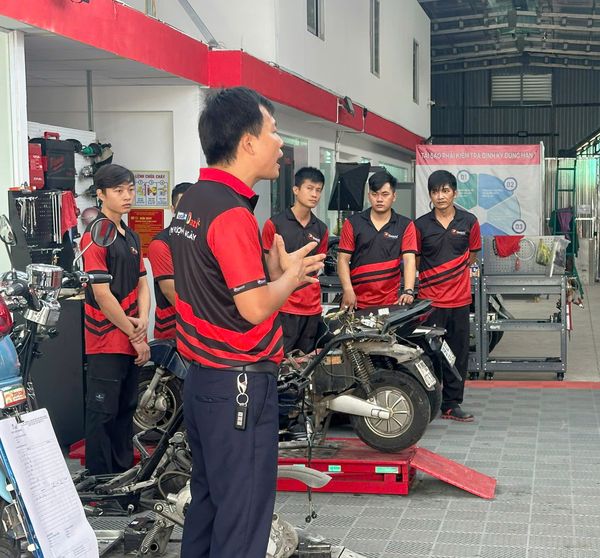 he-thong-sua-chua-xe-may-chuyen-nghiep-dazi