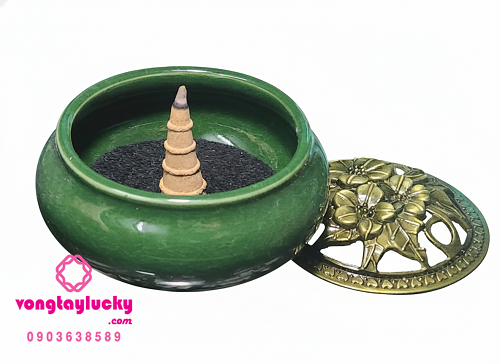 chuẩn bị nụ trầm và lư trầm hương, xông trầm, thanh tấy vòng phong thủy, thanh tẩy vòng phong thủy