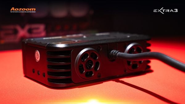 The durable IP67-rated housing and mounting of the AOZOOM EXTRA 3.