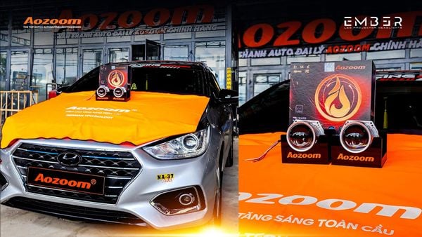 Hyundai Accent beam pattern test on road with AOZOOM EMBER, showing sharp cutoff line.