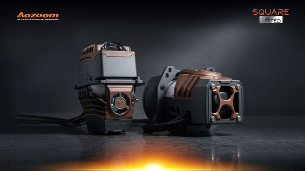 The dual-fan active cooling system of the 95W SQUARE LIMITED.