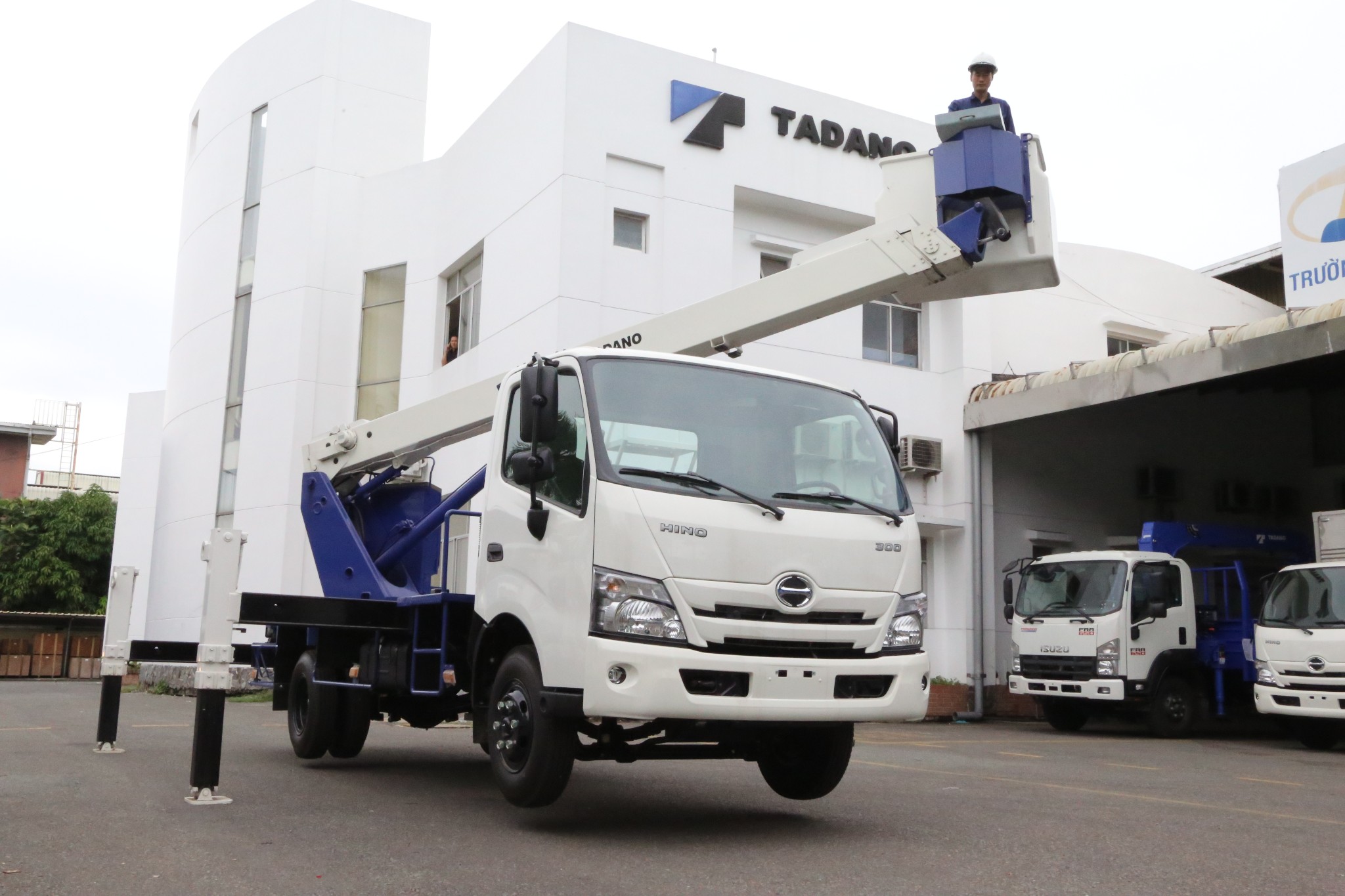 Xe tải cẩu Tadano