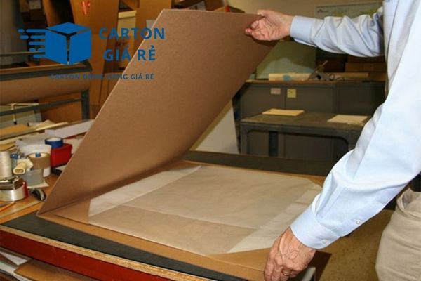 Hộp carton nắp cài