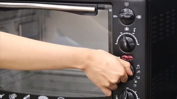 Nhiệt độ và thời gian nướng bánh bông lan bằng lò nướng công nghiệp