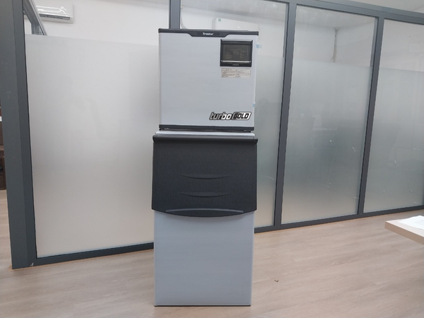 Các yếu tố ảnh hưởng đến giá máy làm đá viên công nghiệp