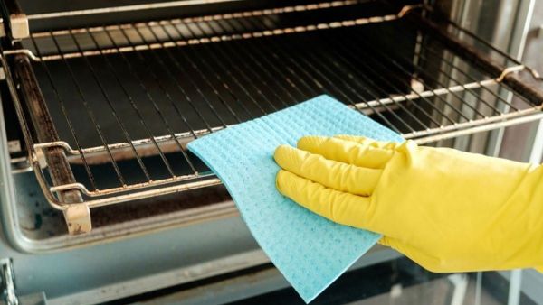 Các bước vệ sinh máy nướng bánh mì công nghiệp đúng chuẩn