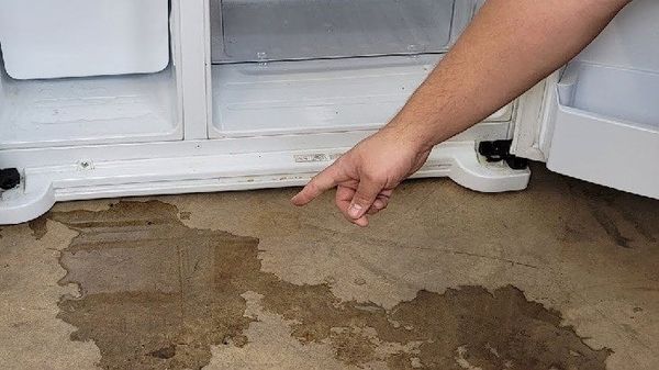 Các nguyên nhân phổ biến khiến tủ lạnh Berjaya chảy nước ở ngăn mát